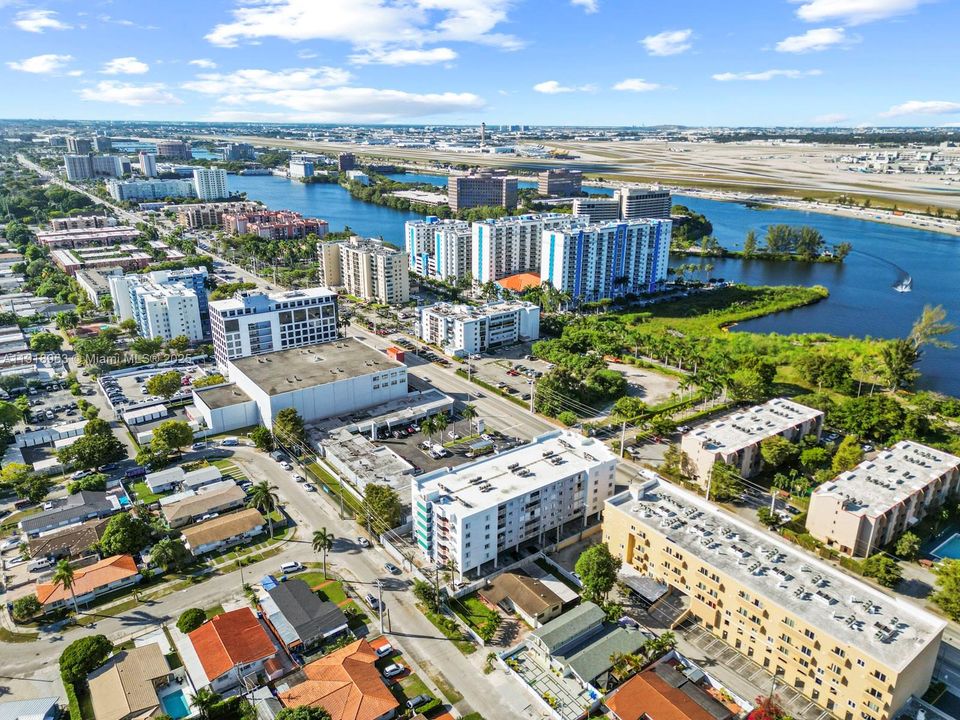 For Sale: $375,000 (3 beds, 2 baths, 1020 Square Feet)