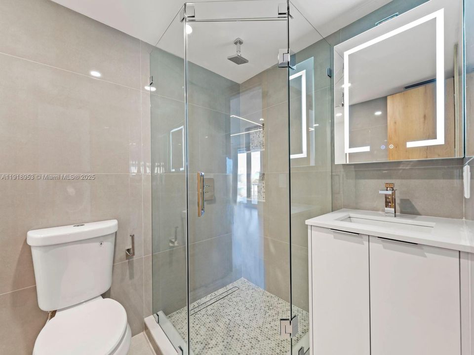 For Sale: $375,000 (3 beds, 2 baths, 1020 Square Feet)