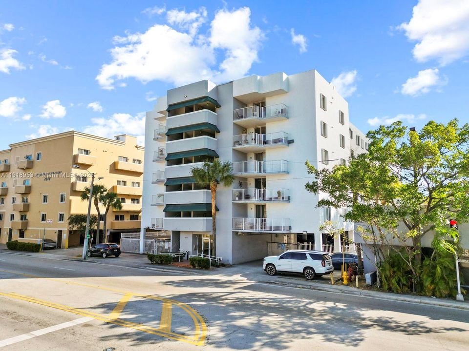 For Sale: $375,000 (3 beds, 2 baths, 1020 Square Feet)