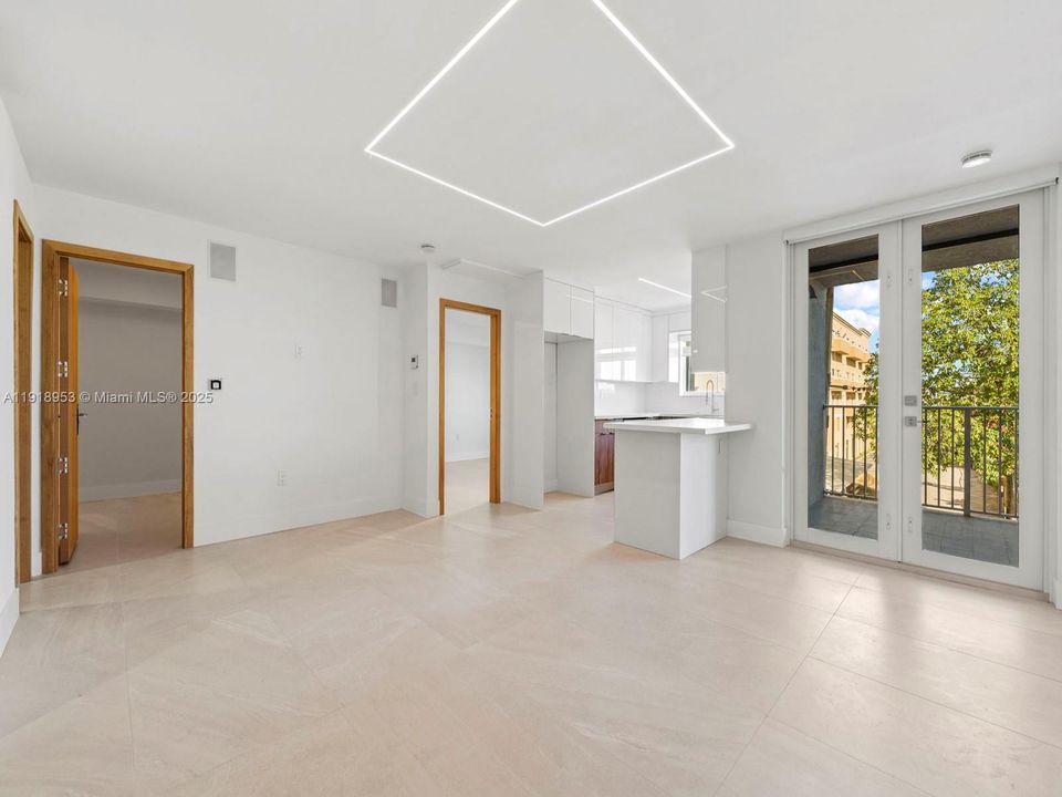 For Sale: $375,000 (3 beds, 2 baths, 1020 Square Feet)