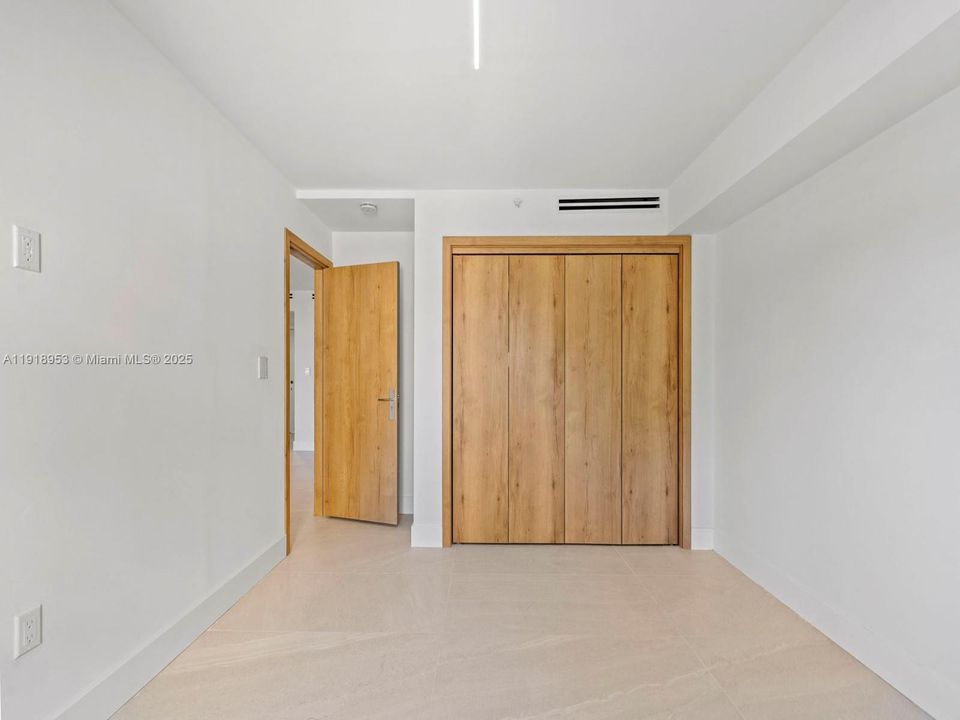 For Sale: $375,000 (3 beds, 2 baths, 1020 Square Feet)