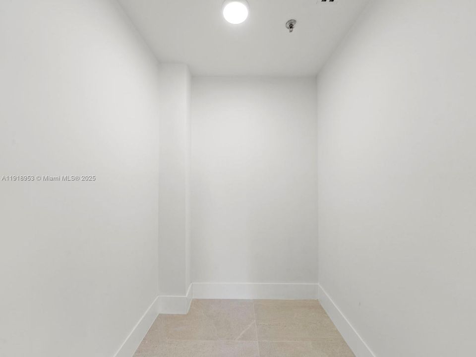 For Sale: $375,000 (3 beds, 2 baths, 1020 Square Feet)