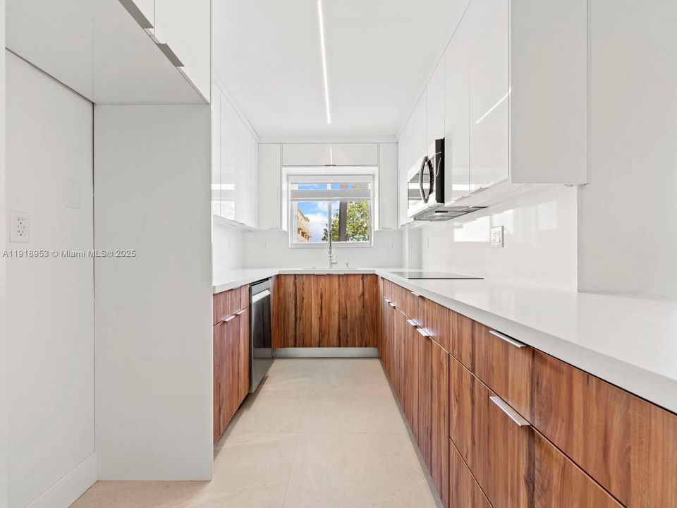 For Sale: $375,000 (3 beds, 2 baths, 1020 Square Feet)