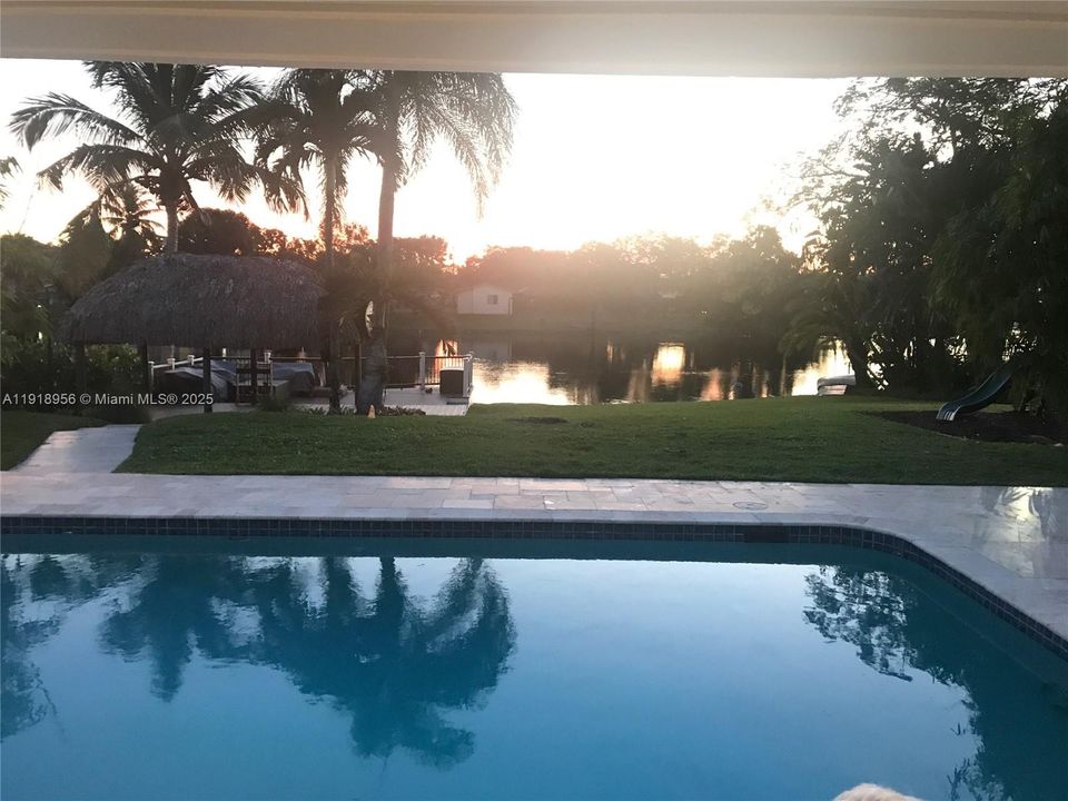 В аренду: $6,000 (4 спален, 2 ванн, 1553 Квадратных фут)