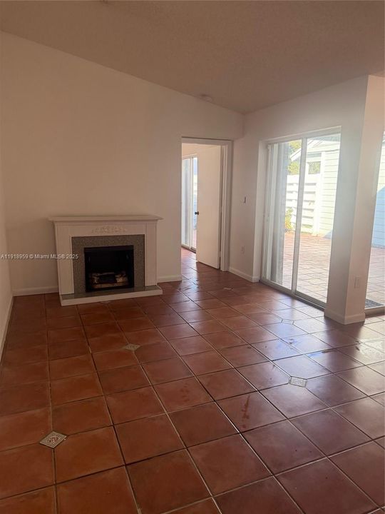 Activo con contrato: $325,000 (2 camas, 2 baños, 852 Pies cuadrados)