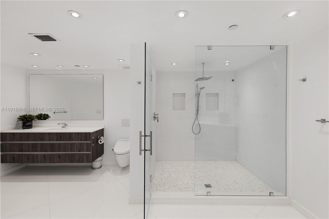 В аренду: $20,000 (3 спален, 2 ванн, 2390 Квадратных фут)