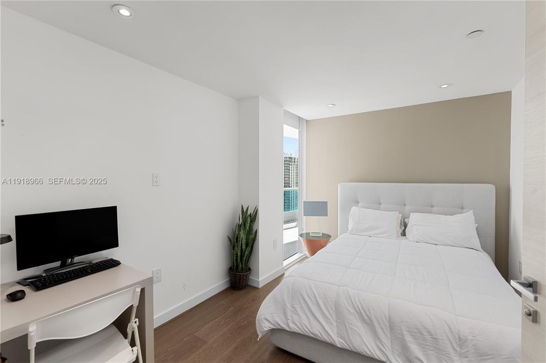 В аренду: $20,000 (3 спален, 2 ванн, 2390 Квадратных фут)