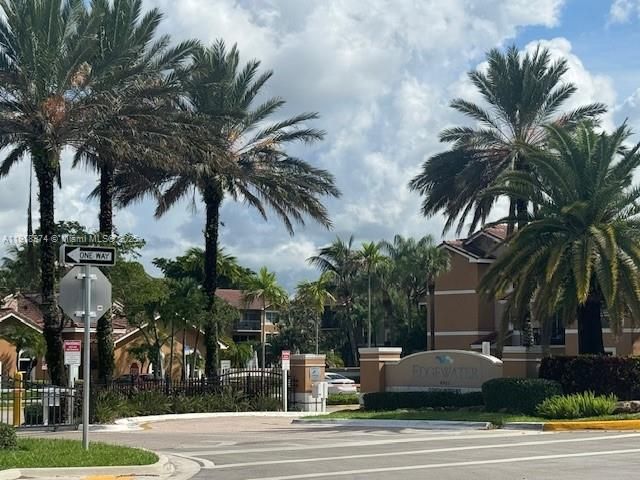 待售: $278,000 (3 贝兹, 2 浴室, 1166 平方英尺)