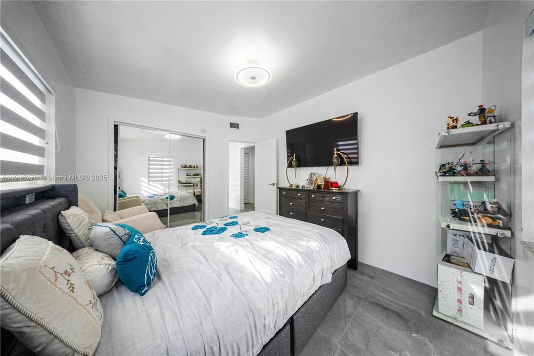 Active With Contract: $510,000 (2 beds, 1 baths, 1131 Square Feet)