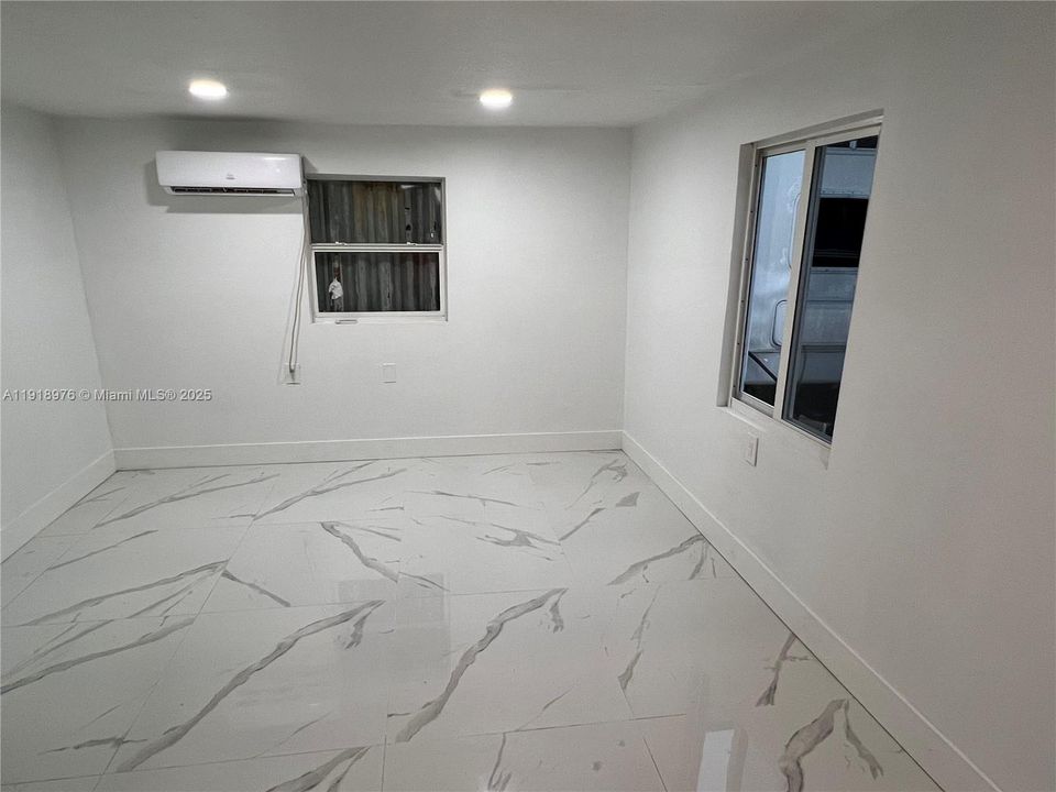 Active With Contract: $510,000 (2 beds, 1 baths, 1131 Square Feet)