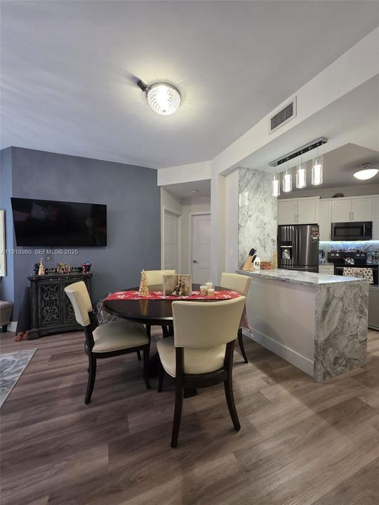 En Renta: $2,600 (2 camas, 2 baños, 894 Pies cuadrados)