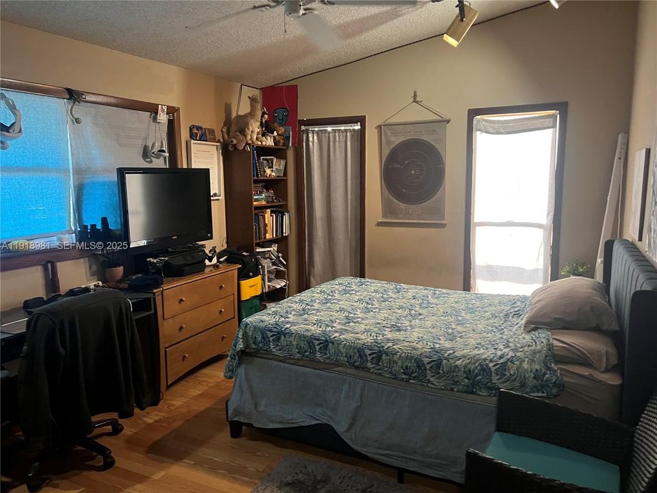 En Venta: $1,450,000 (7 camas, 4 baños, 2699 Pies cuadrados)