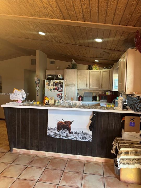 En Venta: $1,450,000 (7 camas, 4 baños, 2699 Pies cuadrados)