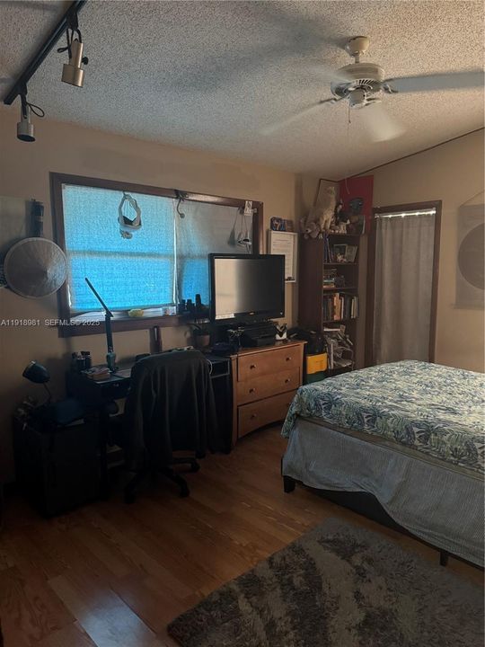 En Venta: $1,450,000 (7 camas, 4 baños, 2699 Pies cuadrados)