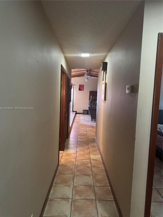 En Venta: $1,450,000 (7 camas, 4 baños, 2699 Pies cuadrados)