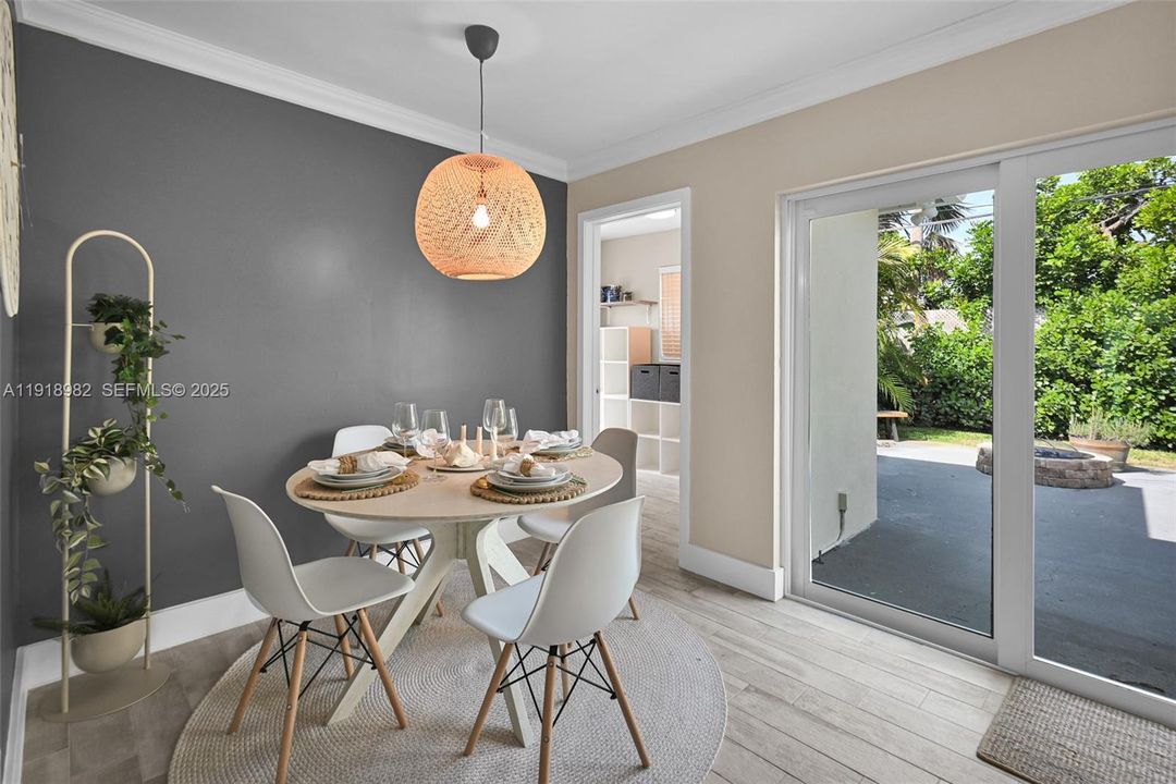 待售: $715,000 (3 贝兹, 2 浴室, 1152 平方英尺)