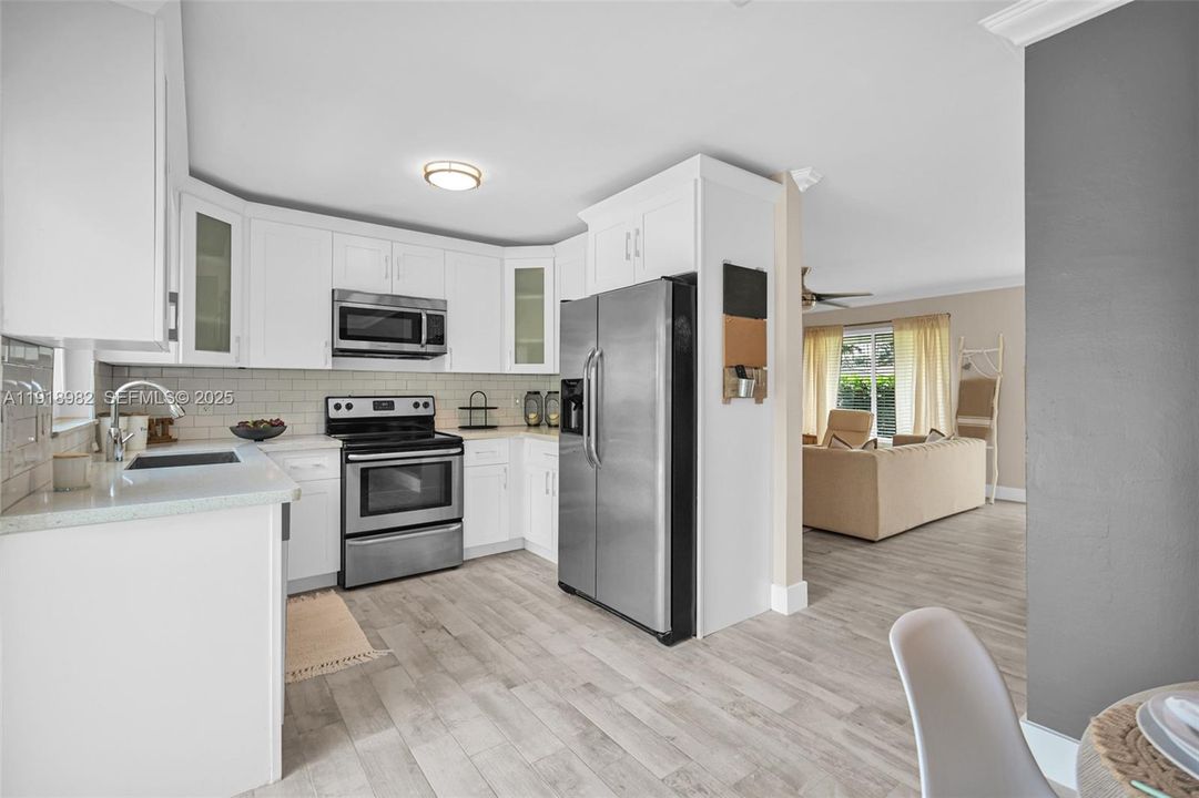 待售: $715,000 (3 贝兹, 2 浴室, 1152 平方英尺)