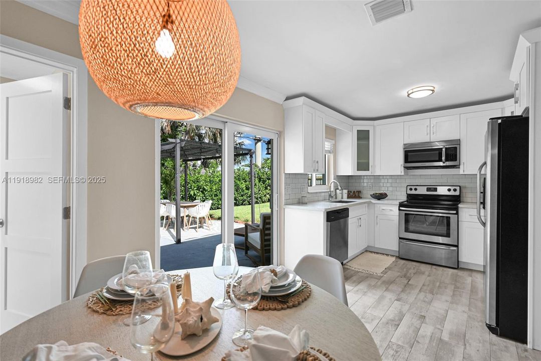 待售: $715,000 (3 贝兹, 2 浴室, 1152 平方英尺)