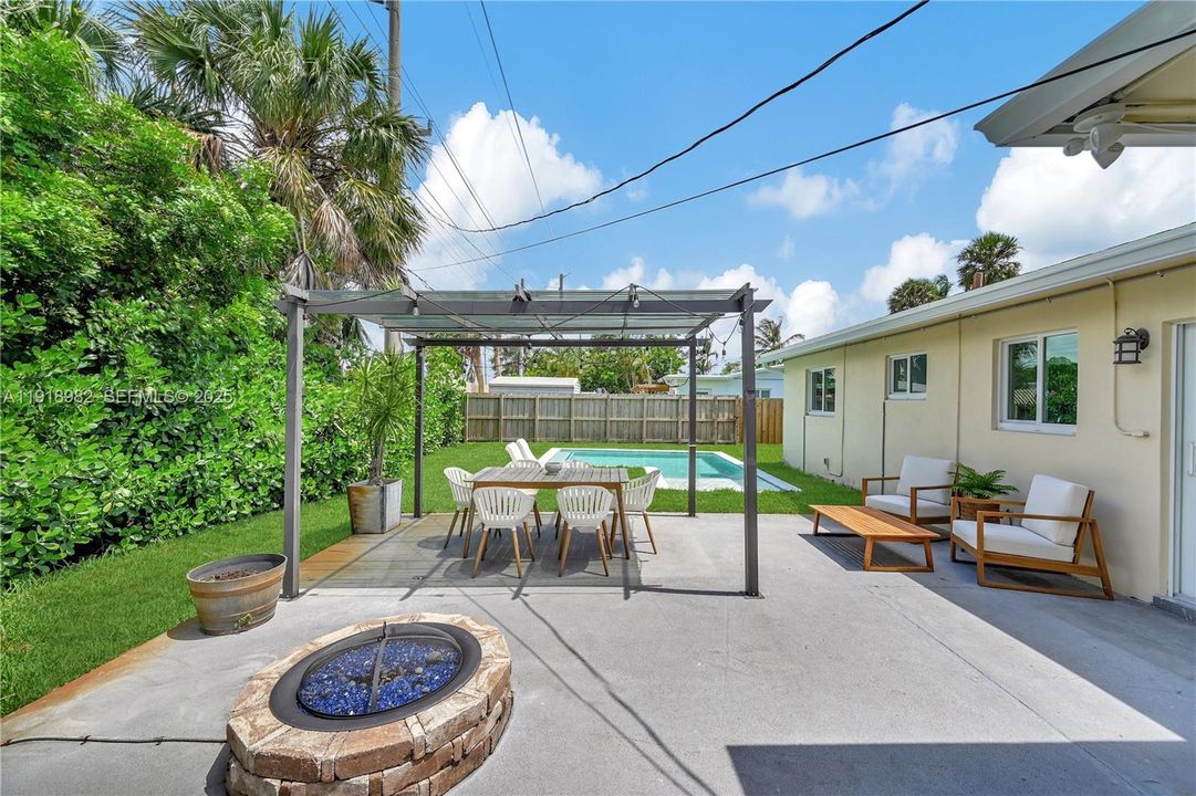 待售: $715,000 (3 贝兹, 2 浴室, 1152 平方英尺)