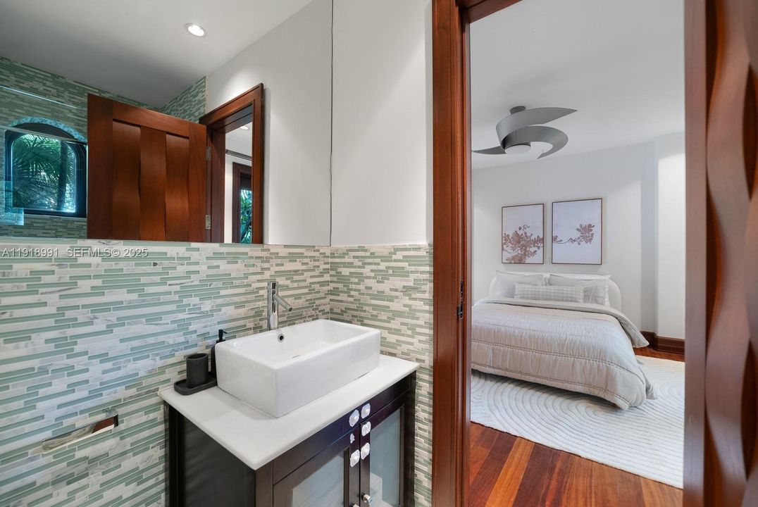 В аренду: $70,000 (6 спален, 6 ванн, 9209 Квадратных фут)