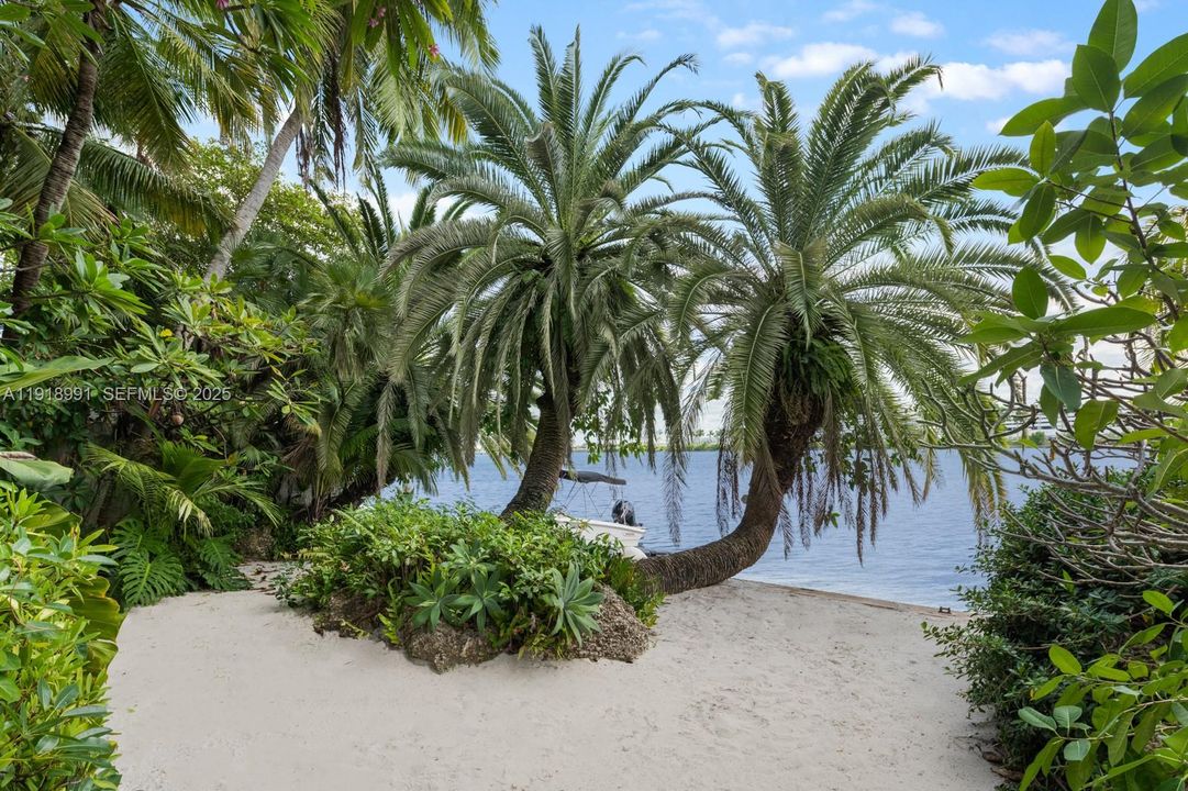 В аренду: $70,000 (6 спален, 6 ванн, 9209 Квадратных фут)