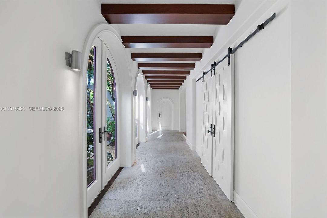 В аренду: $70,000 (6 спален, 6 ванн, 9209 Квадратных фут)