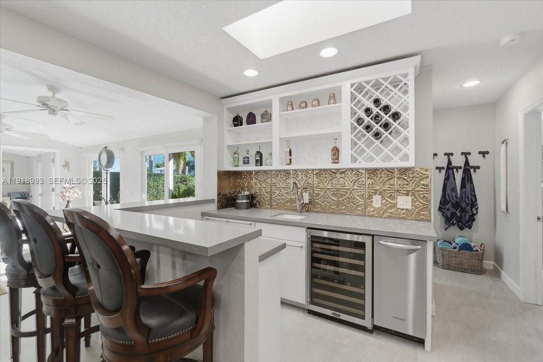 For Sale: $2,150,000 (3 beds, 2 baths, 2168 Square Feet)