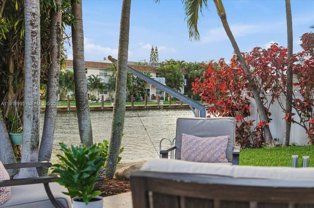 For Sale: $2,150,000 (3 beds, 2 baths, 2168 Square Feet)