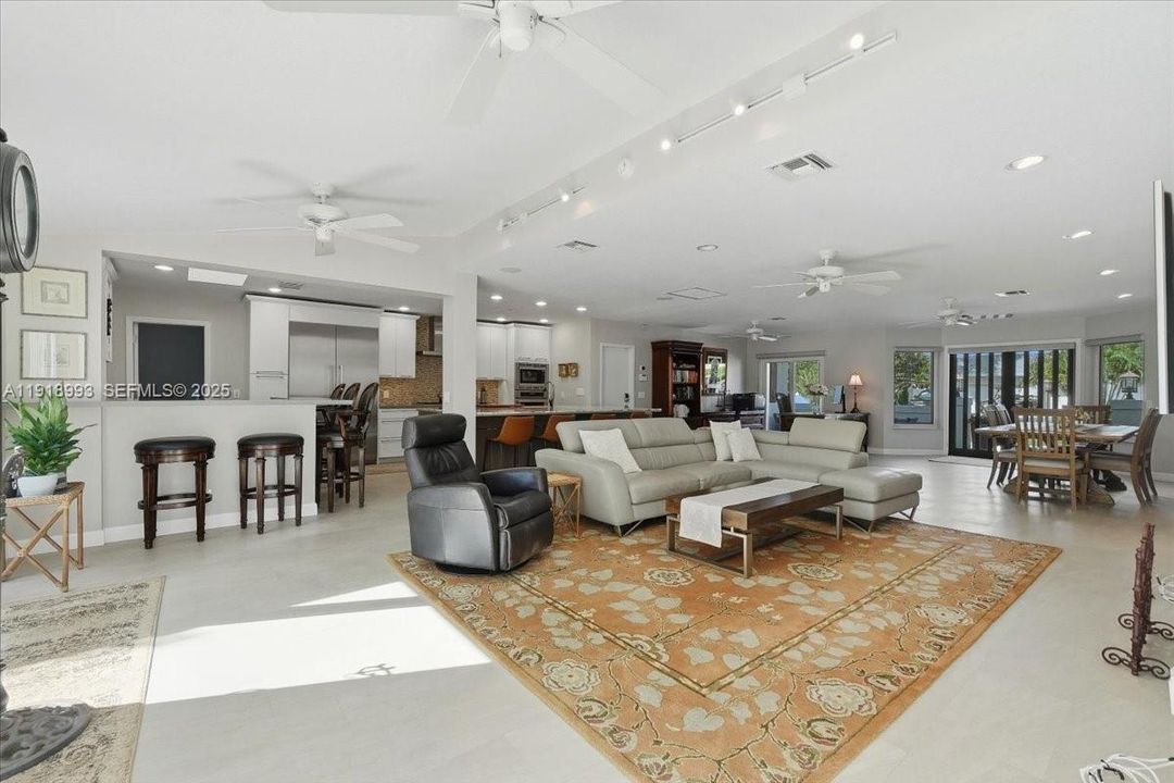 For Sale: $2,150,000 (3 beds, 2 baths, 2168 Square Feet)