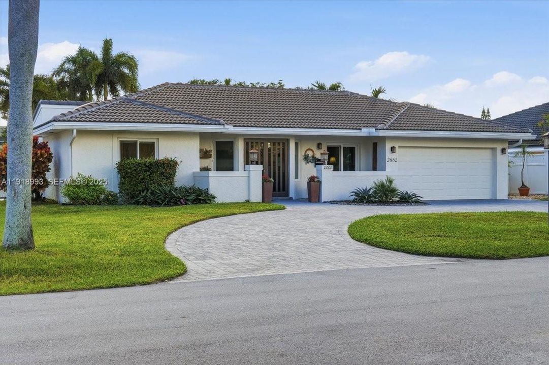 For Sale: $2,150,000 (3 beds, 2 baths, 2168 Square Feet)