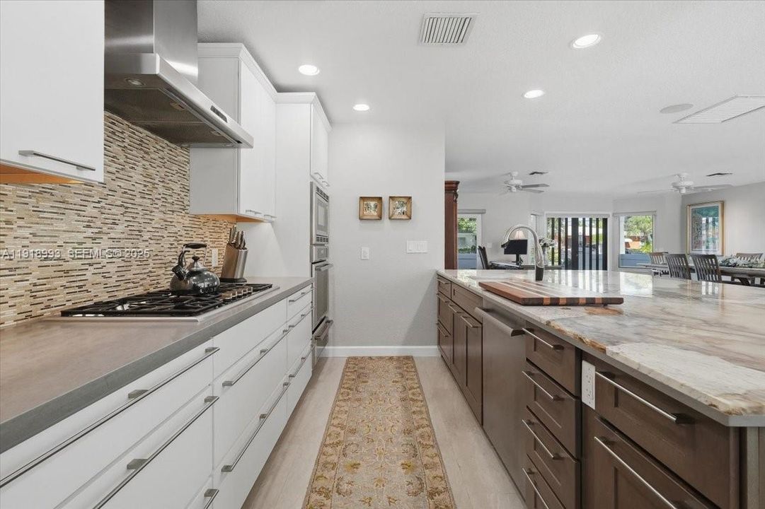 For Sale: $2,150,000 (3 beds, 2 baths, 2168 Square Feet)