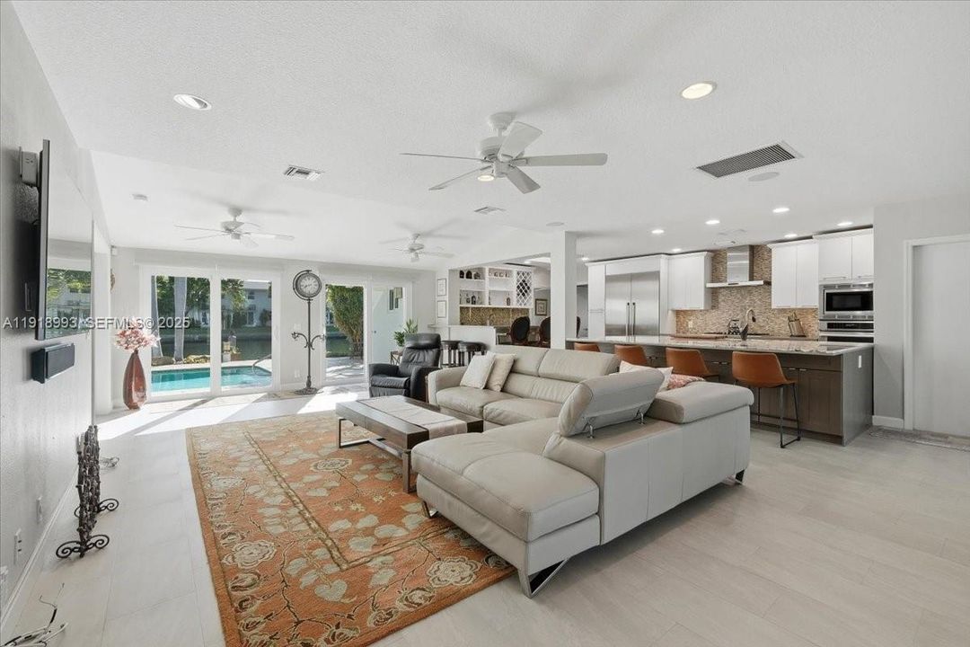 For Sale: $2,150,000 (3 beds, 2 baths, 2168 Square Feet)