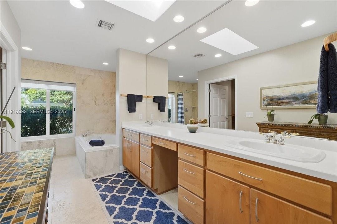 For Sale: $2,150,000 (3 beds, 2 baths, 2168 Square Feet)