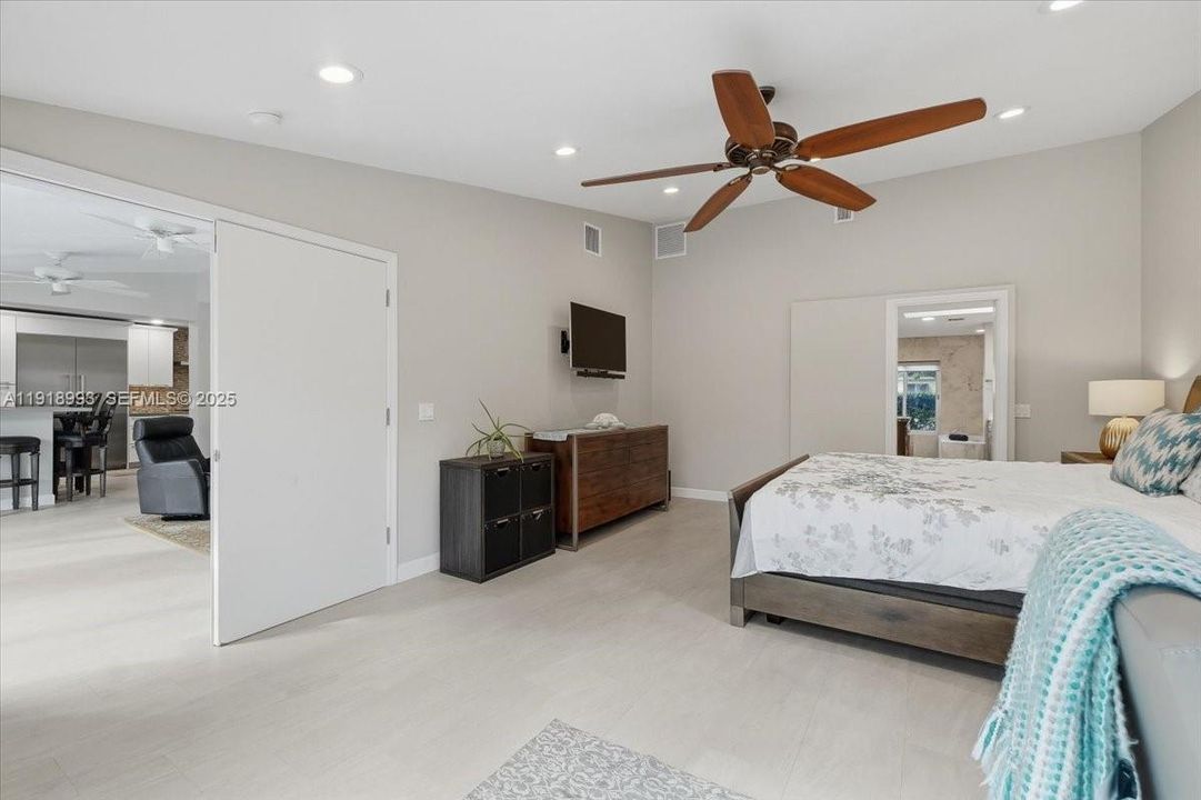 For Sale: $2,150,000 (3 beds, 2 baths, 2168 Square Feet)