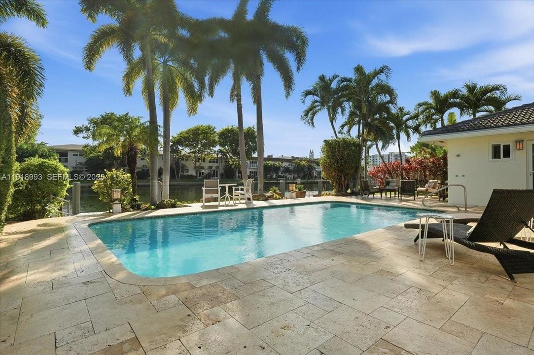 For Sale: $2,150,000 (3 beds, 2 baths, 2168 Square Feet)