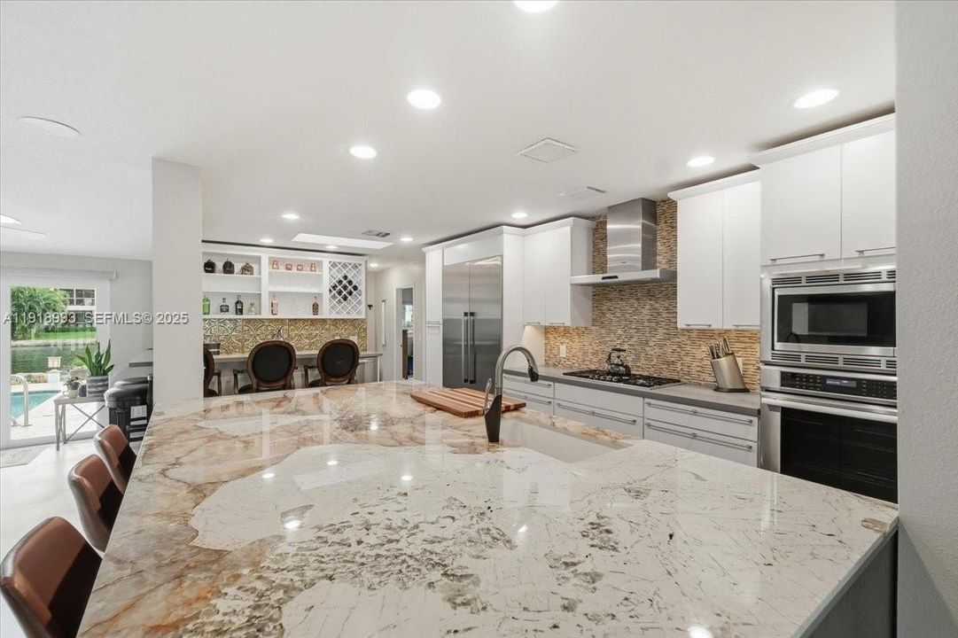 For Sale: $2,150,000 (3 beds, 2 baths, 2168 Square Feet)