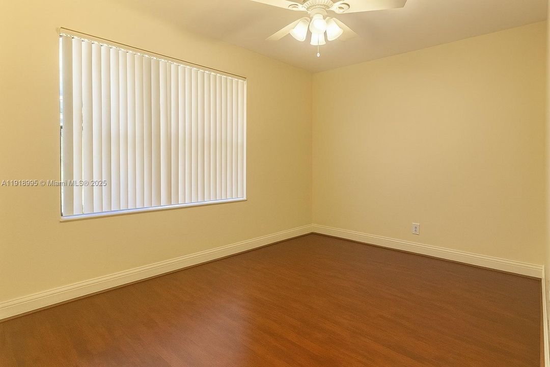 出租: $2,550 (3 贝兹, 2 浴室, 1166 平方英尺)