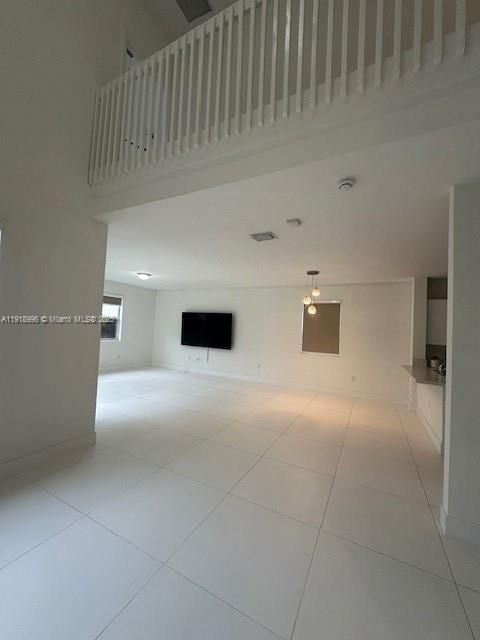 出租: $3,300 (3 贝兹, 2 浴室, 2024 平方英尺)