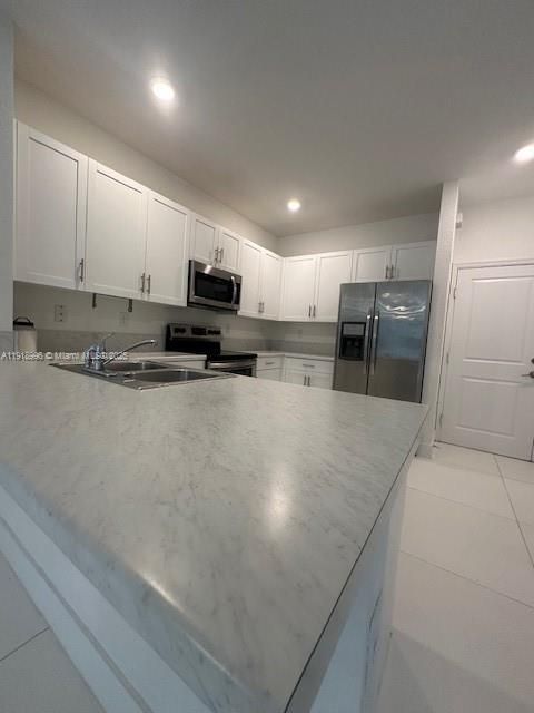 出租: $3,300 (3 贝兹, 2 浴室, 2024 平方英尺)