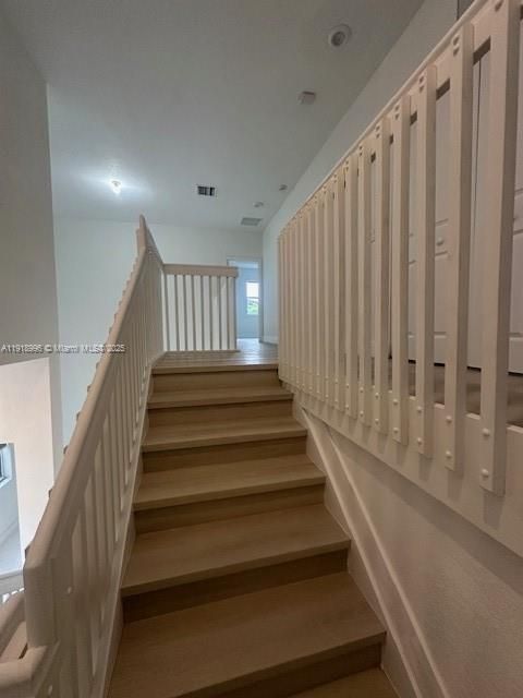 出租: $3,300 (3 贝兹, 2 浴室, 2024 平方英尺)