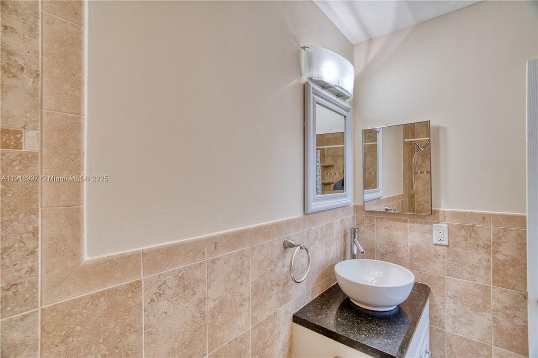 Activo con contrato: $410,000 (3 camas, 2 baños, 1434 Pies cuadrados)