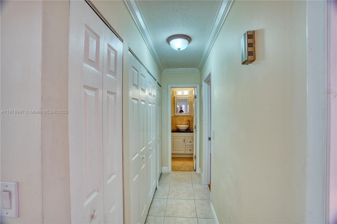 Activo con contrato: $410,000 (3 camas, 2 baños, 1434 Pies cuadrados)