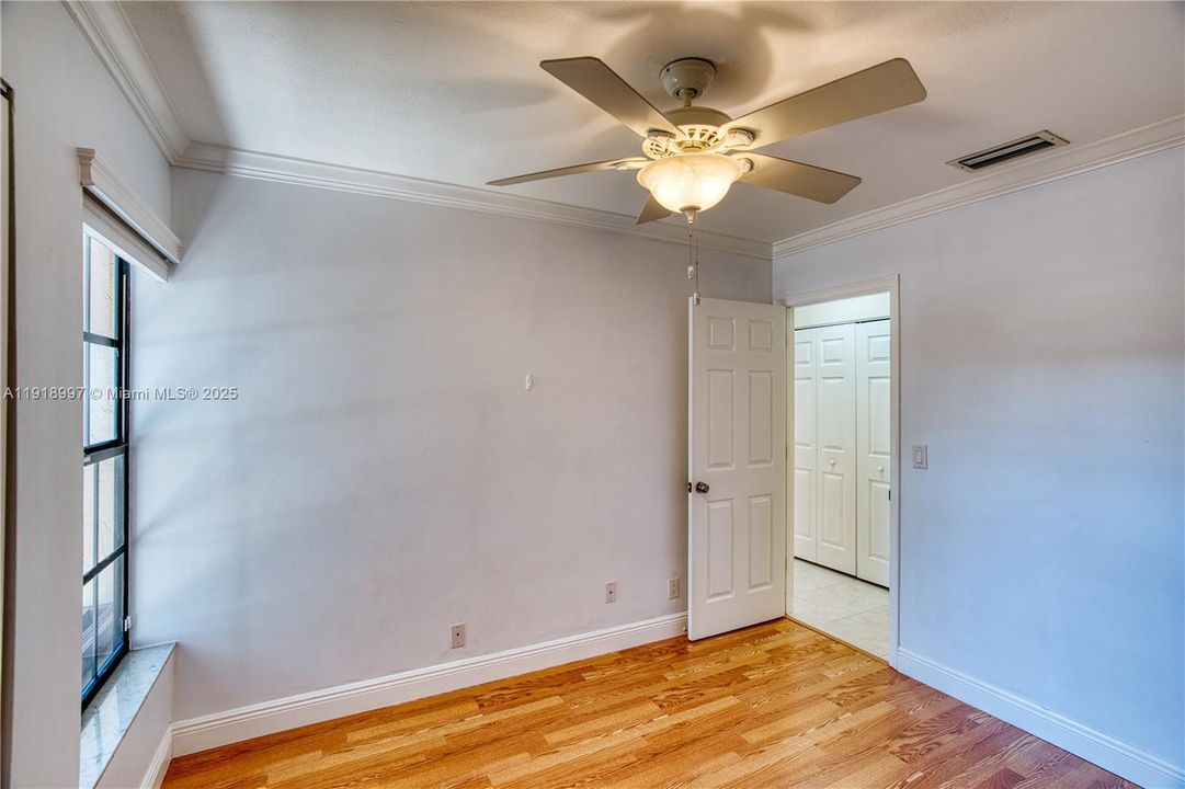 Activo con contrato: $410,000 (3 camas, 2 baños, 1434 Pies cuadrados)