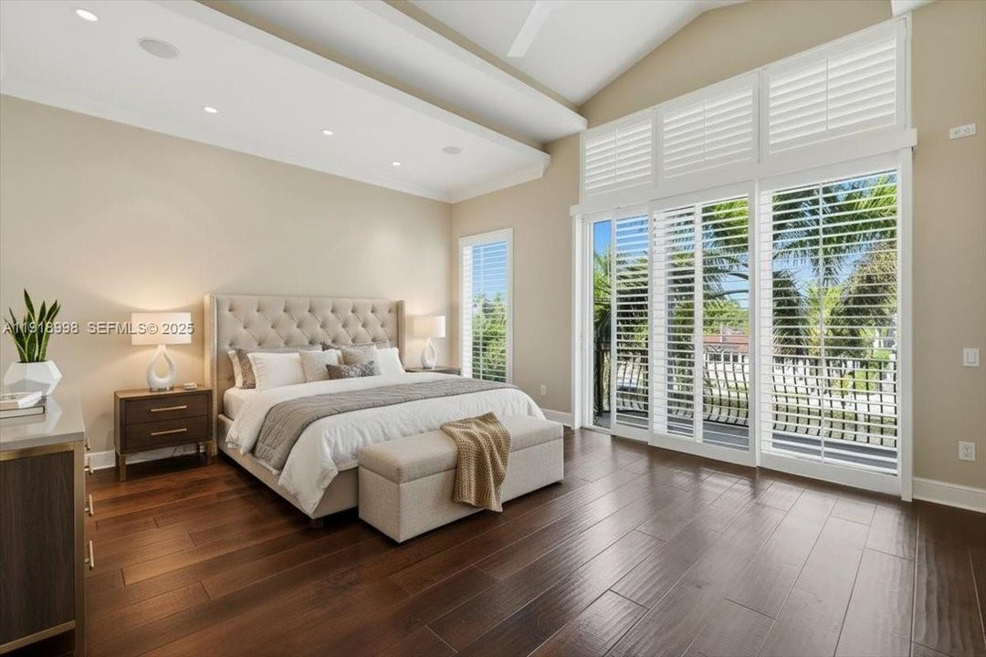 For Sale: $3,899,900 (6 beds, 4 baths, 4322 Square Feet)