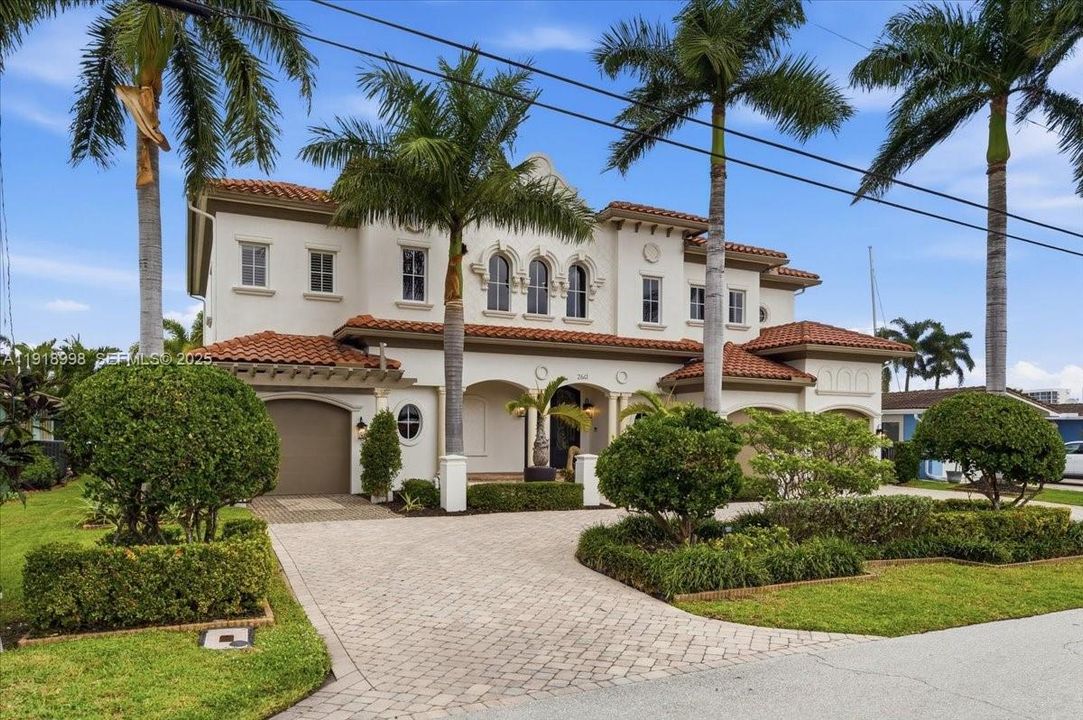 For Sale: $3,899,900 (6 beds, 4 baths, 4322 Square Feet)