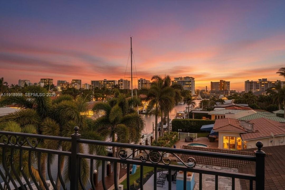 For Sale: $3,899,900 (6 beds, 4 baths, 4322 Square Feet)