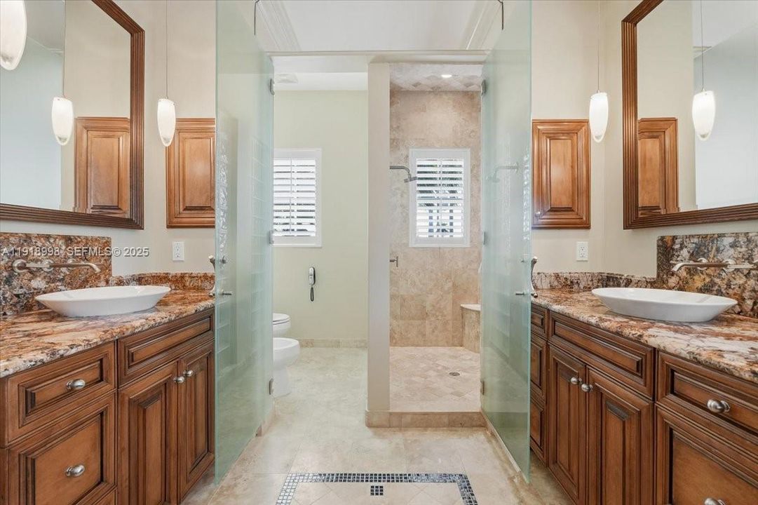 For Sale: $3,899,900 (6 beds, 4 baths, 4322 Square Feet)