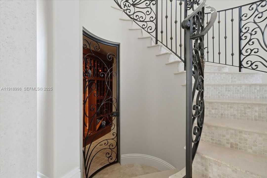 For Sale: $3,899,900 (6 beds, 4 baths, 4322 Square Feet)