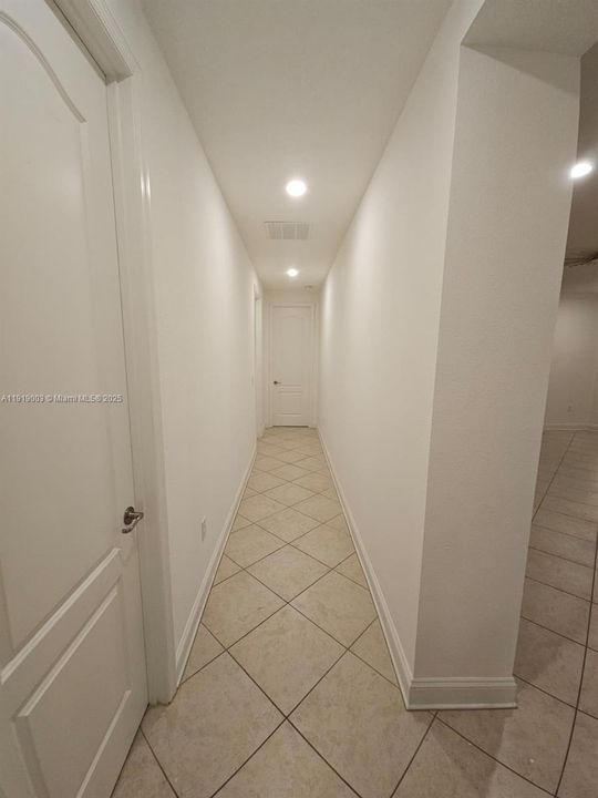 For Rent: $3,200 (6 beds, 3 baths, 0 Square Feet)