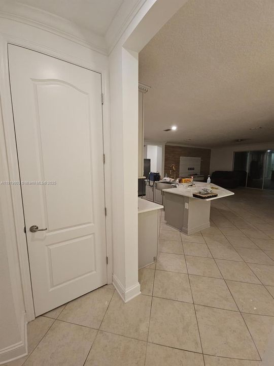 For Rent: $3,200 (6 beds, 3 baths, 0 Square Feet)